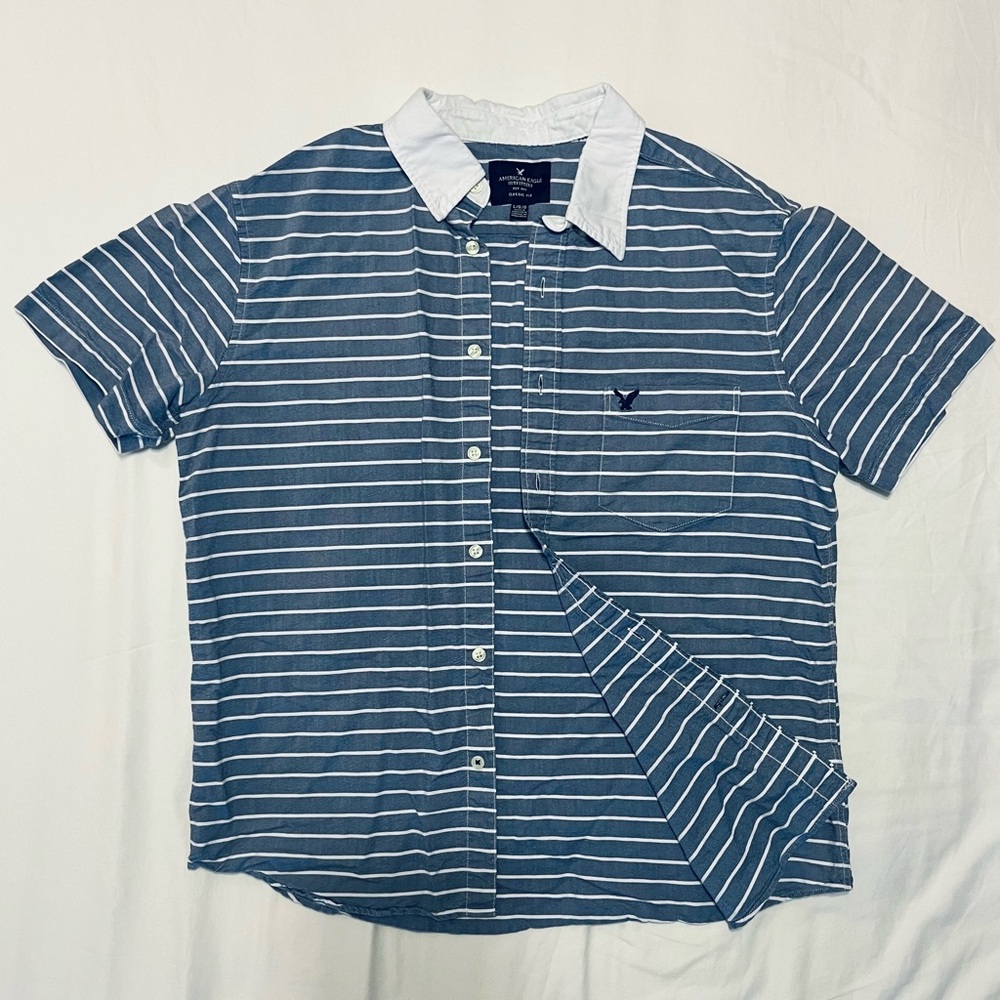 American Eagle Outfitters short-sleeved button up shirt
